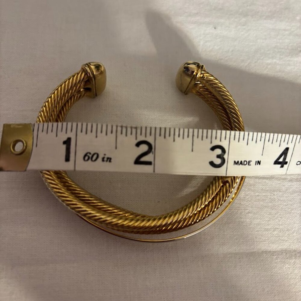 Beautiful Gold and Silver Interwind Bracelet for any occasion - Picture 5 of 16